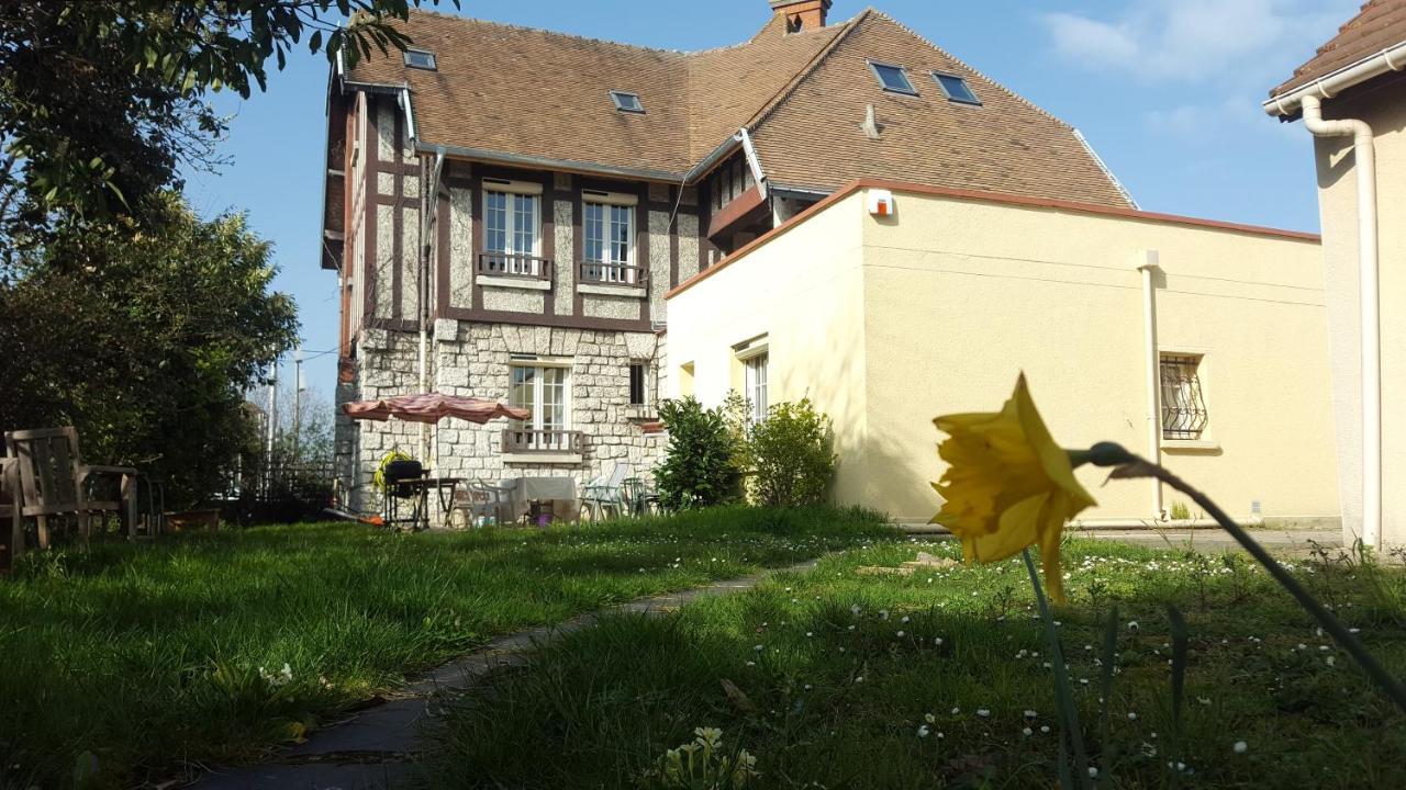 Apakabar Homestay - Proche Gare Melun, Parking Prive, Netflix La Rochette  Eksteriør bilde